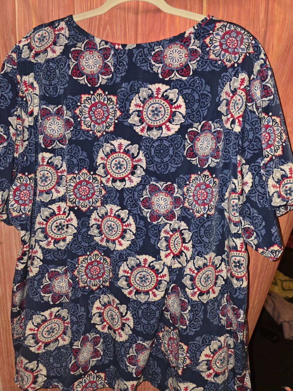 Healing Hands Premiere Scrub Top 5X Womens Plus Navy Blue Red Medallion Henley